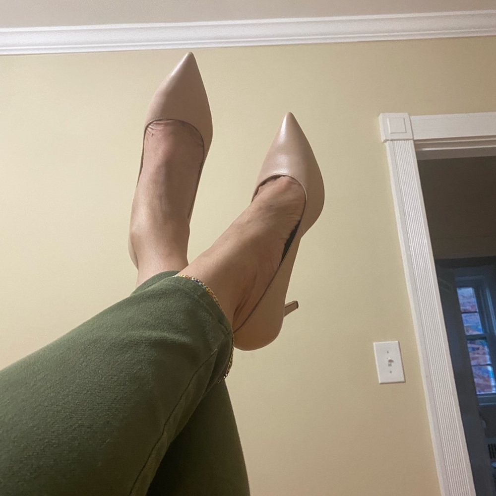 Vince Camuto Powdered Petal Pump